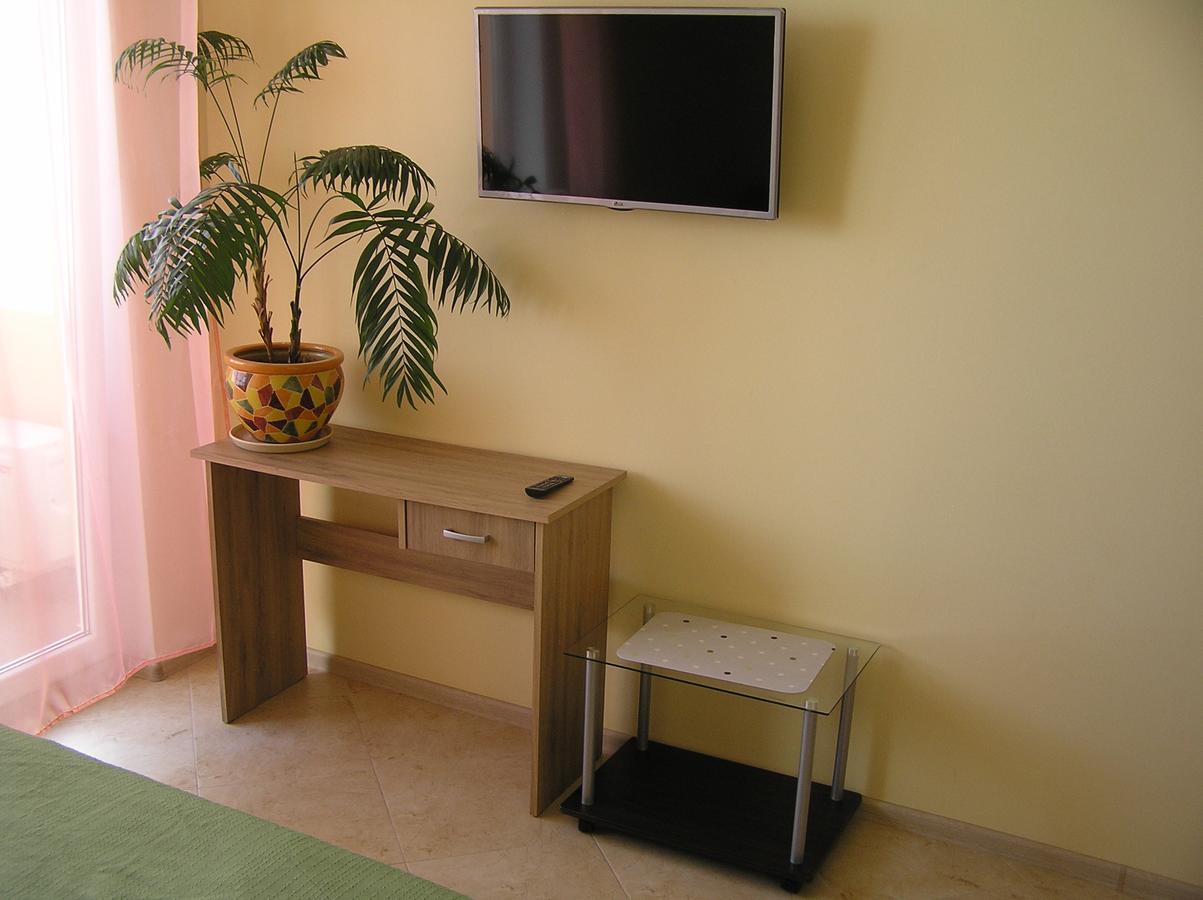Orange Guest Rooms Одесса Экстерьер фото